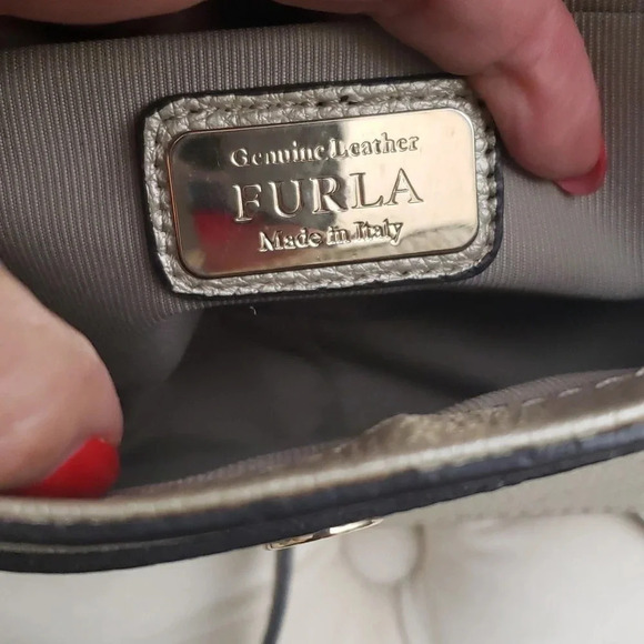 FURLA made in  Italy leather shoulder bag - Picture 2 of 4